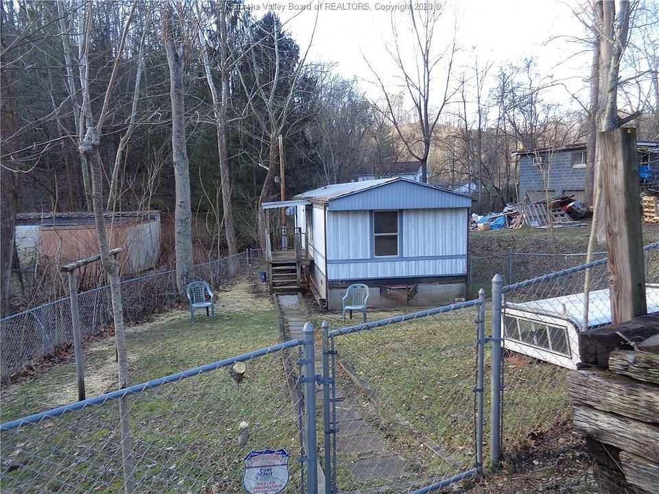 1st image of 700 Green Valley Dr