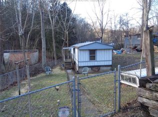 700 Green Valley Dr, Saint Albans, WV 25177