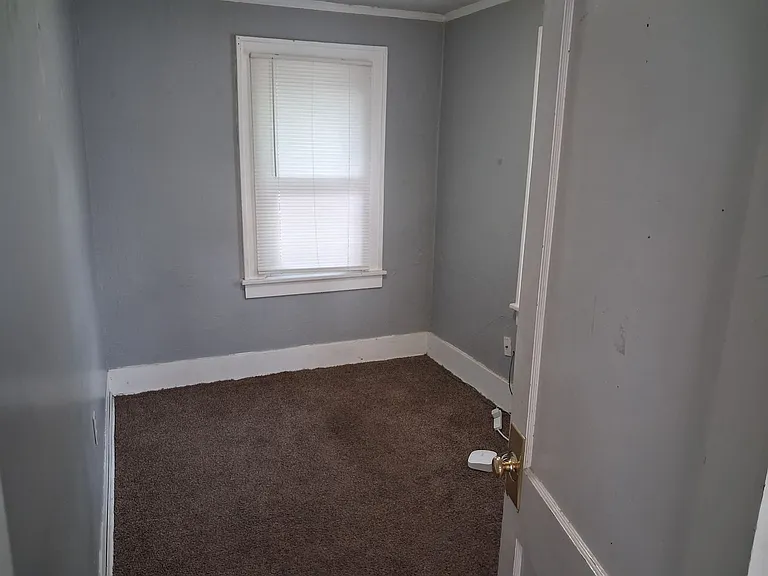 110 S Wilmoth Ave — Photo 5