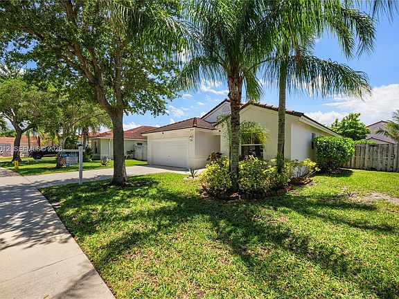 3rd image of 18510 NW 23rd St