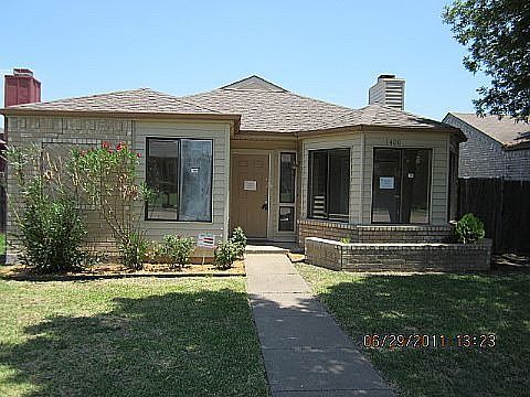 2nd image of 1400 Natchez Trce