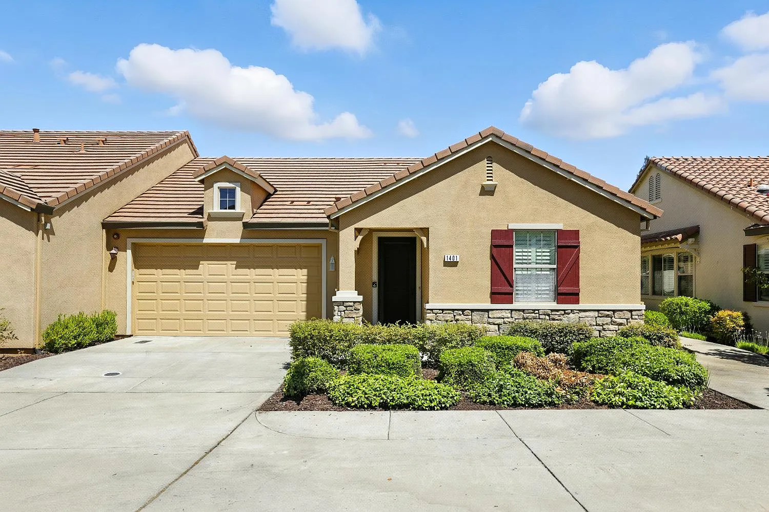 1401 Marseille Ln photo 1