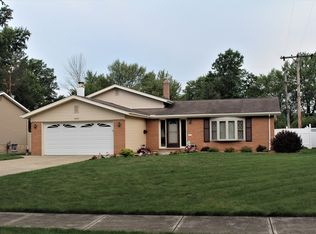5834 Gareau Dr, North Olmsted, OH