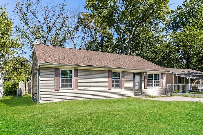3 bed, 2.0 bath, 1120 sqft, $1,595 — Photo 3