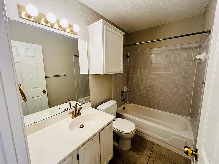 1156 Tetbury Ln — Photo 17