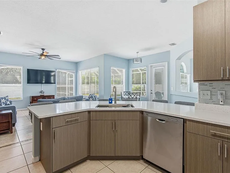 6 Burrell Pl — Photo 18