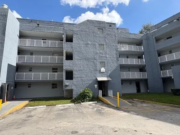 9359 Fontainebleau Boulevard #F401, Miami, FL 33172