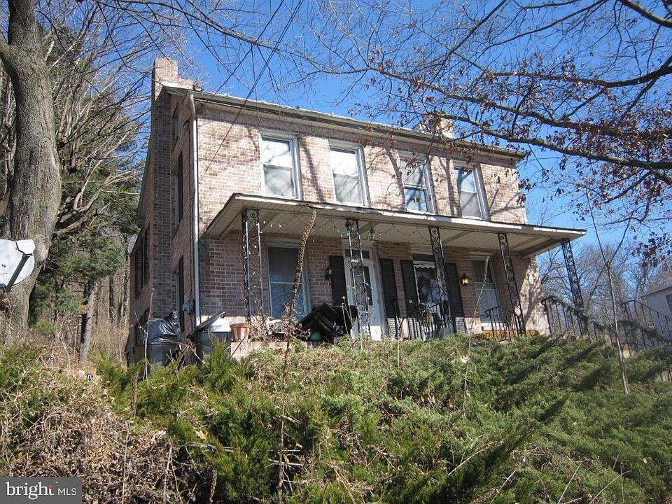 1st image of 620-622 E Main St