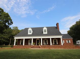 1150 Luckett Ln, Raymond, MS 39154