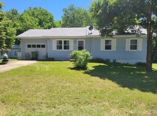 215 S Crawford Dr, Clinton, MO 64735