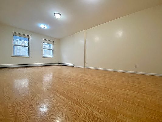1st image of 36 Market St #2