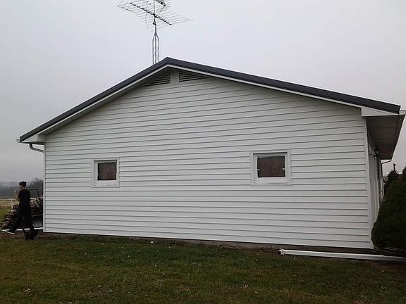3rd image of 578 NE 2nd Ave