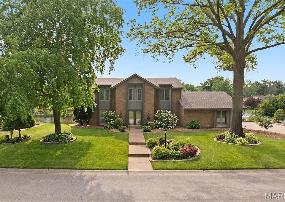 1st image of 26 Ravenwood Cir