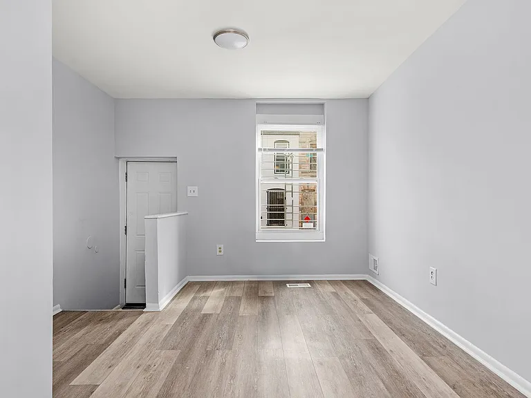 502 N Glover St — Photo 11