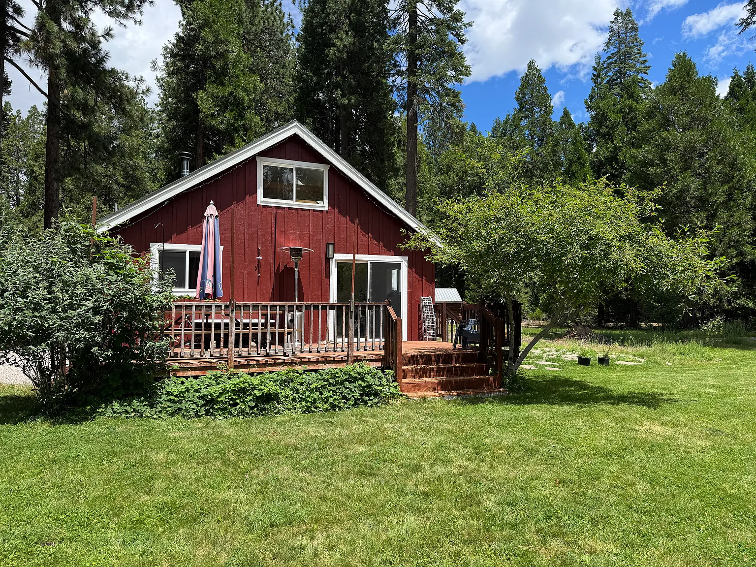 Weston Ln, Mount Shasta — Photo 2