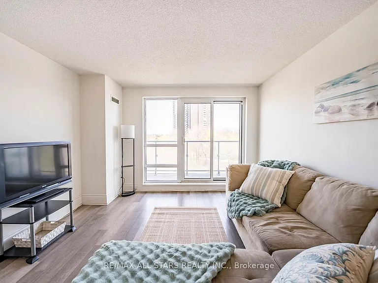 2015 Sheppard Ave E #407 — Photo 8