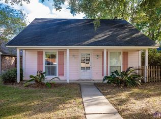 38091 E Lake Dr, Prairieville, LA 70769