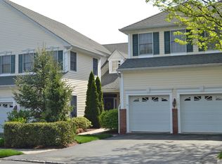 906 Fieldstone Ter, Wyckoff, NJ 07481