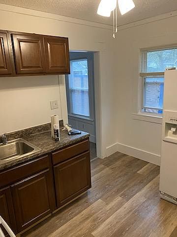 2nd image of 15757 Parkside St