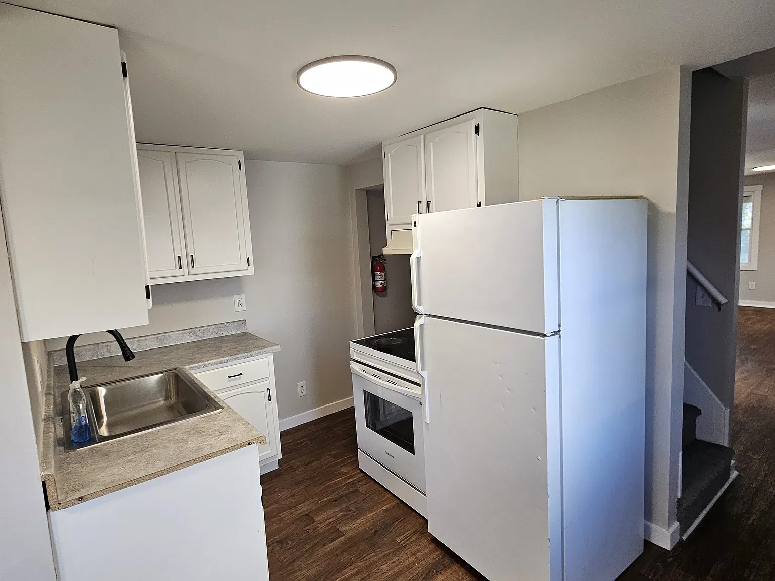 3 bed, 1000 sqft, $1,950 — Photo 4