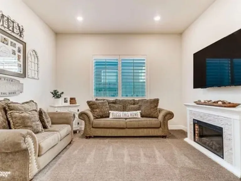 14728 Plumeria Ct — Photo 10