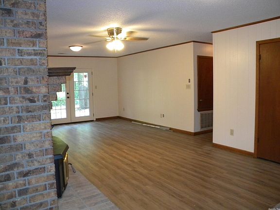 2nd image of 123 Jawanda Ln