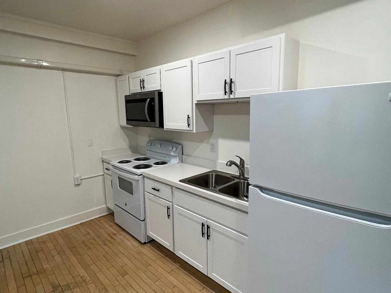 1 bed, 678 sqft, $1,600 — Photo 3