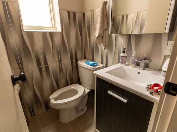 3344 Giles Place image 9 of 18