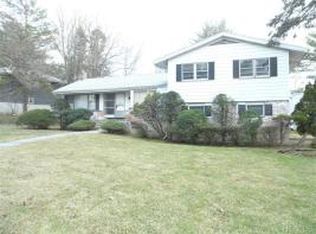 110 Ward Dr, New Rochelle, NY 10804