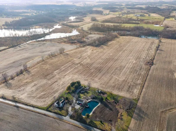 18507 Fogel Rd, Churubusco, IN 46723