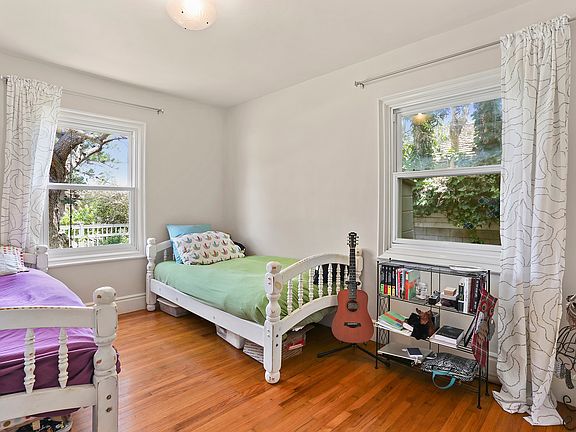 5th image of 477 E 19th St