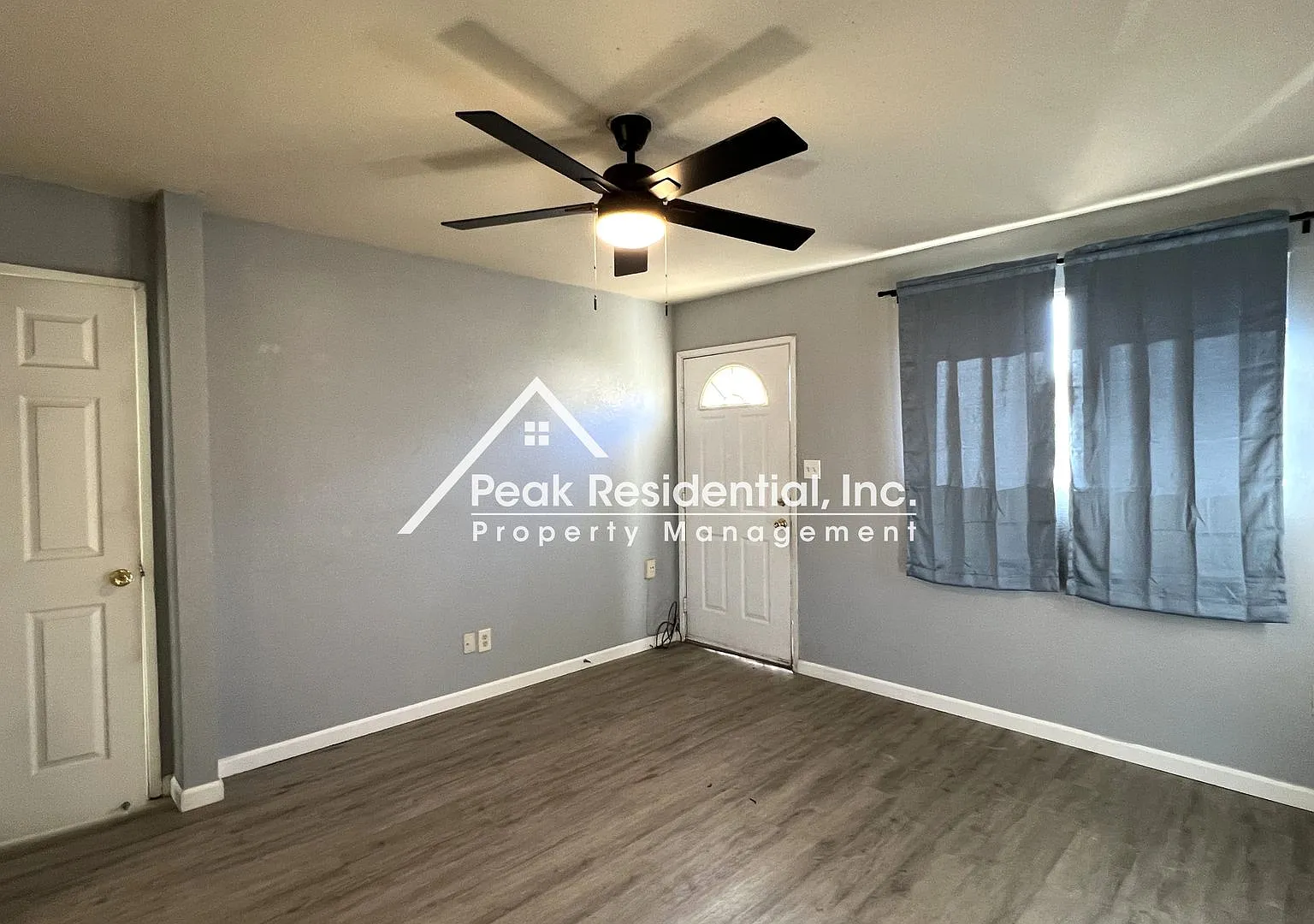 Carmichael 2bd/1ba Duplex near Manzanita & Auburn Blvd — Photo 3