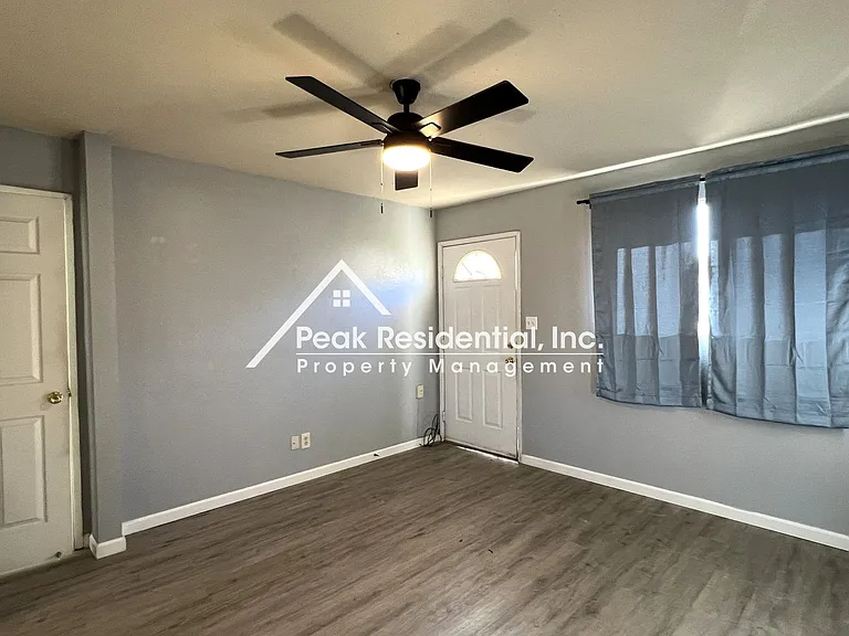 5912 Del Campo Ln — Photo 3