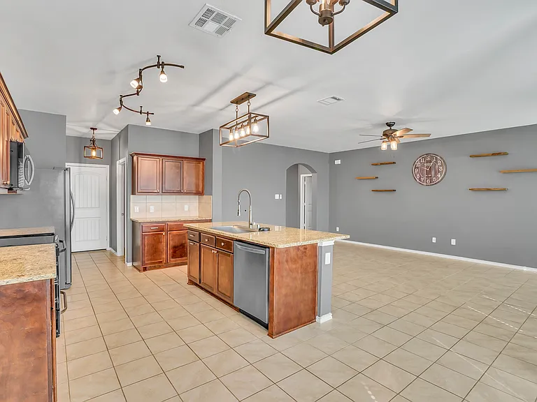 1535 Meadowlake Dr — Photo 21