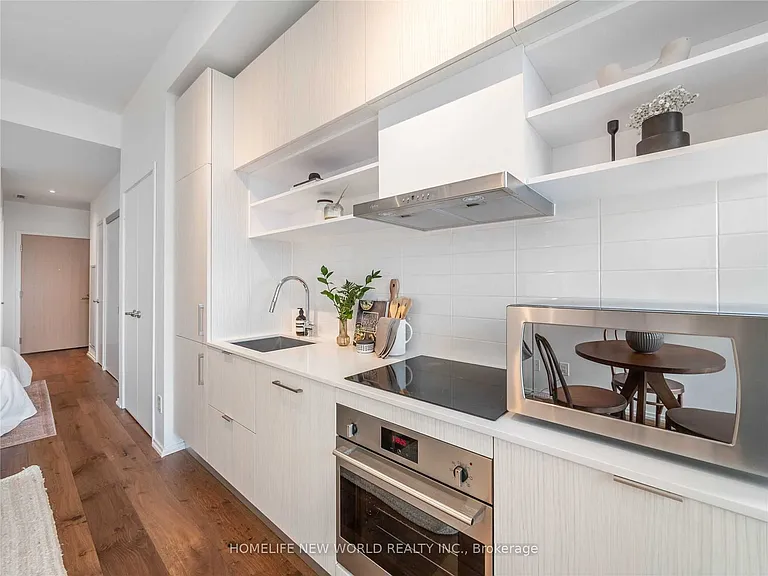 8 Hillsdale Ave E #920 — Photo 11