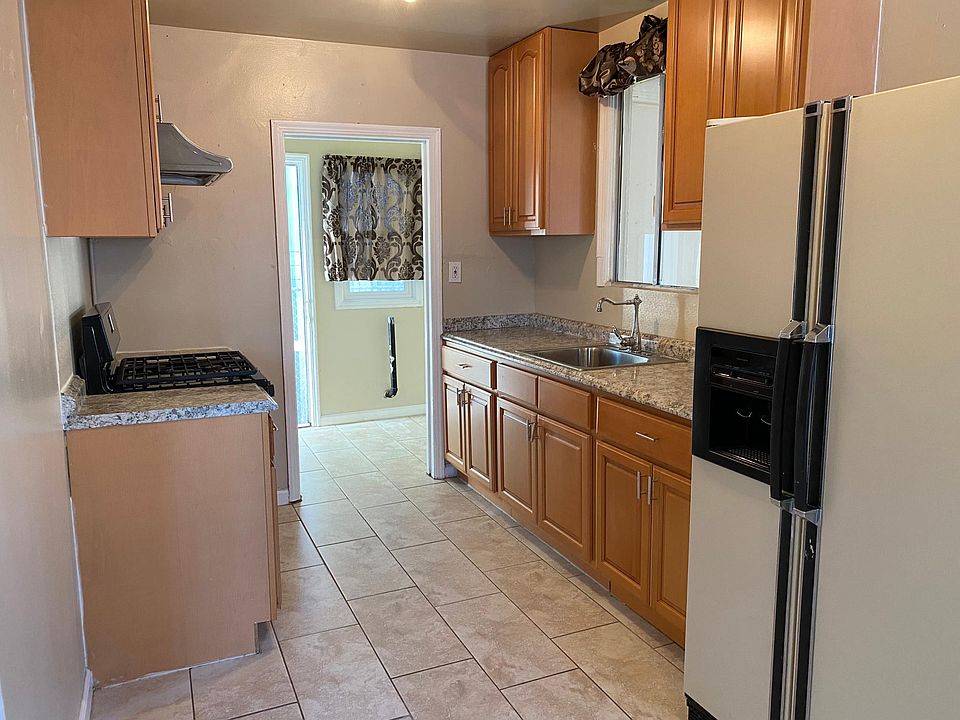 1st image of 22369 Meekland Ave