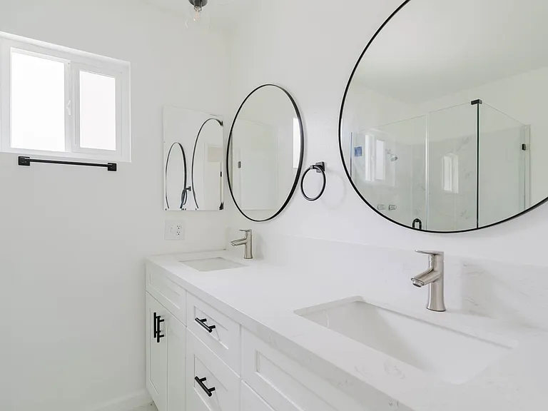 8400 Chimineas Ave — Photo 24