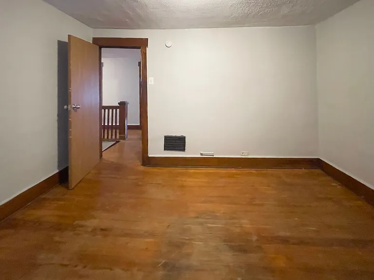 1405 W Jackson St — Photo 32