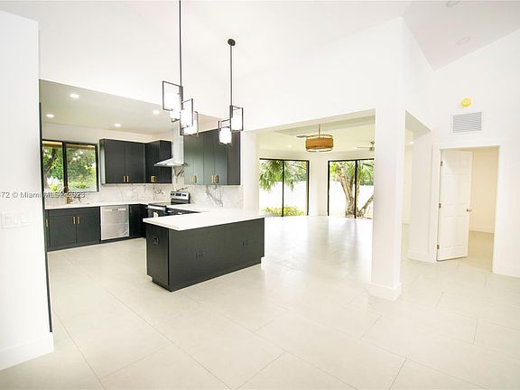 5th image of 8173 Silver Palm Ct #13