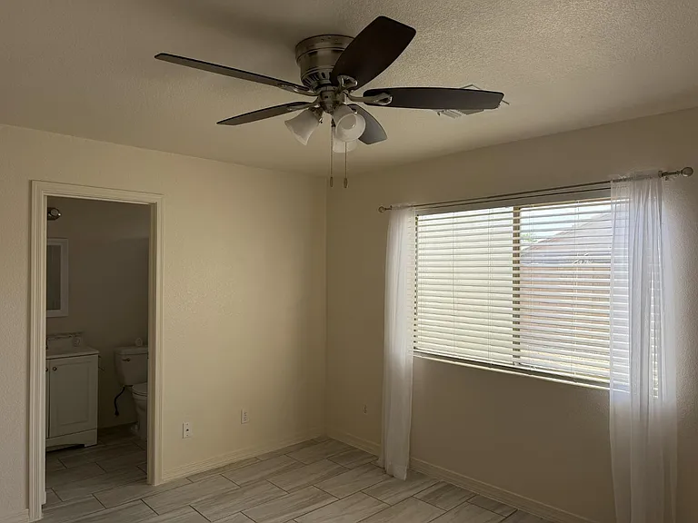 8563 W Mission Ln — Photo 16