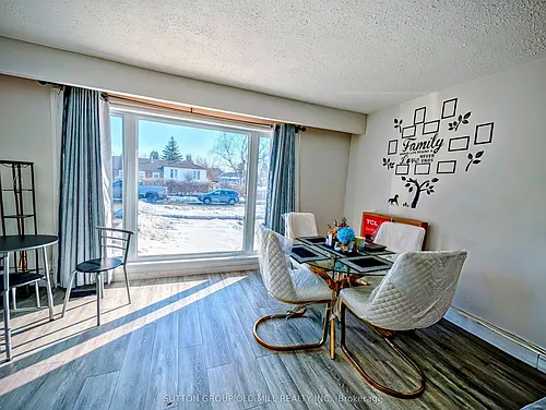 19 Ascot Ave #UPPER Photo 1