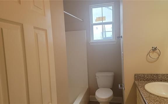2nd image of 6013 Mandeville St