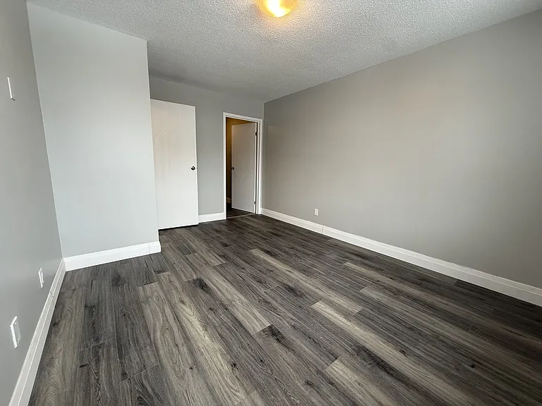 704 Canboro Rd — Photo 20