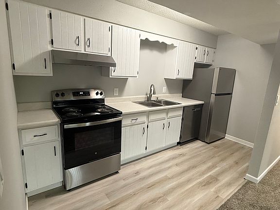 4th image of 4600 Applewood Ave #4
