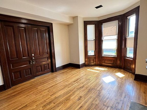 4th image of 39 Peterboro St #66-101