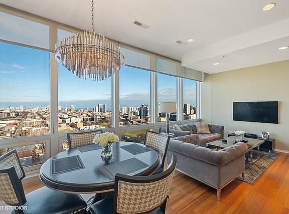 3rd image of 500 W Superior St Unit 2202