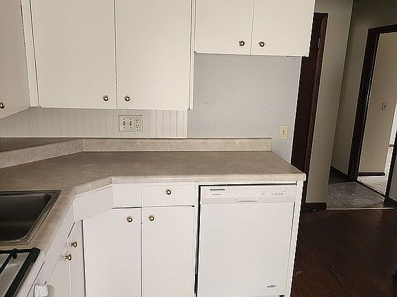 4th image of 624 N Sycamore St