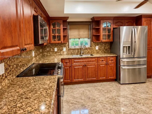 11810 NW 16th St, Pembroke Pines, FL 33026
