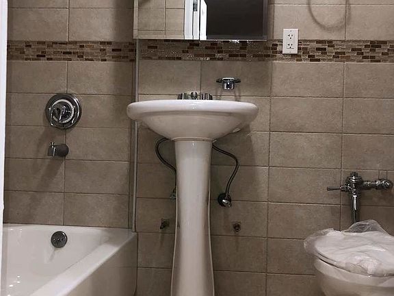 2nd image of 490 New York Ave APT 5F