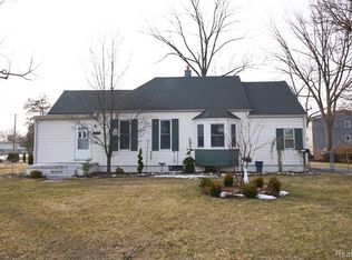 5915 Merriman Rd, Garden City, MI 48135